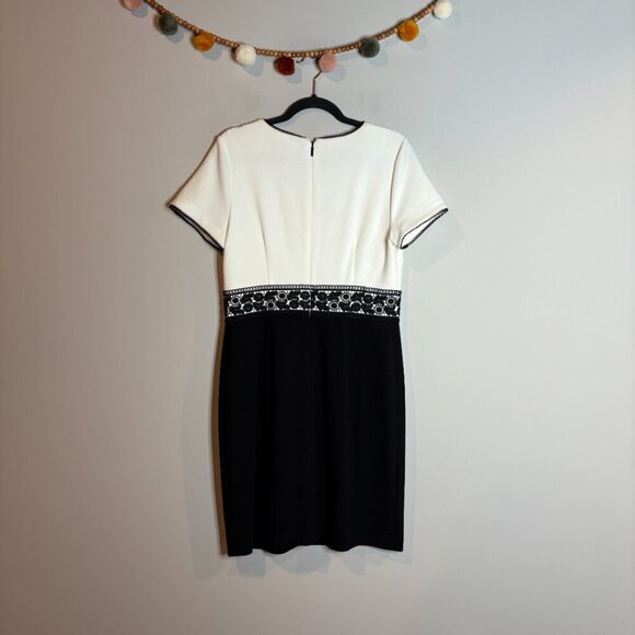 Karl Lagerfeld Lace-Trim Color-Block Dress - Picture 6 of 6